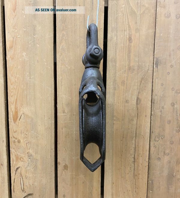Antique Cast Iron Early Myers Hay Trolley Center Drop Pulley Barn Farm